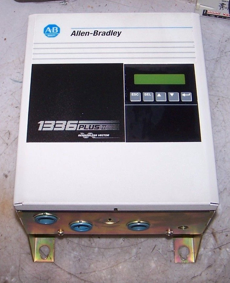 ALLEN BRADLEY 2 HP 1336 PLUS II SENSORLESS VECTOR AC DRIVE 480 VAC 