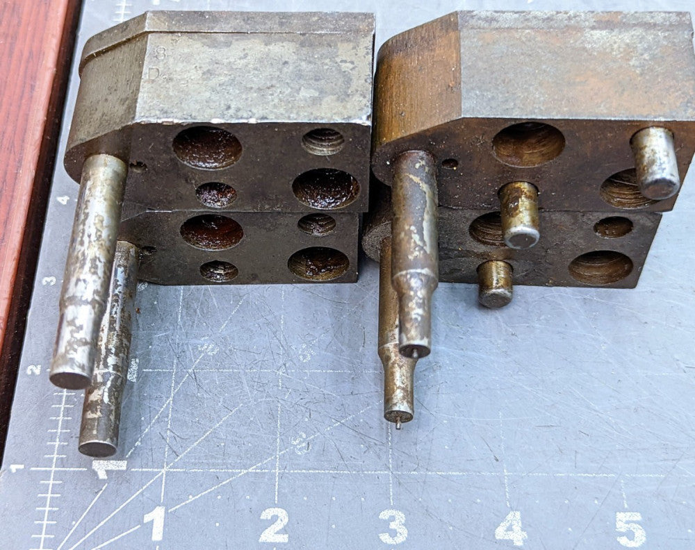 Set Of (4) Ball Lock Retainers Used [A4B2]