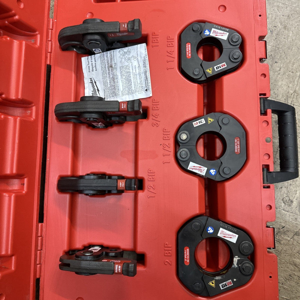 Milwaukee 49-16-2697 1/2”-2” IPS-P pivoting press kit. Lightly used couple times