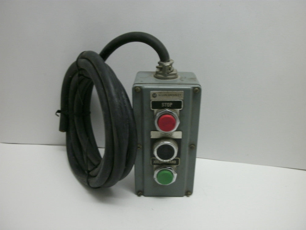ALLEN BRADLEY 3 BUTTON CONTROL STATION W/3 PUSH BUTTON MOMENTERY SWITCHES