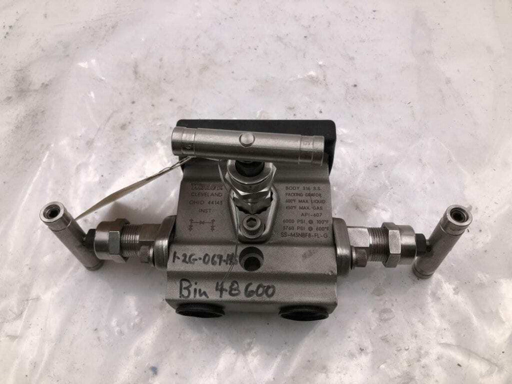 Whitey SS-M3NBF8-FL-G 316 Stainless Steel Valve Manifold 3760/6000PSI