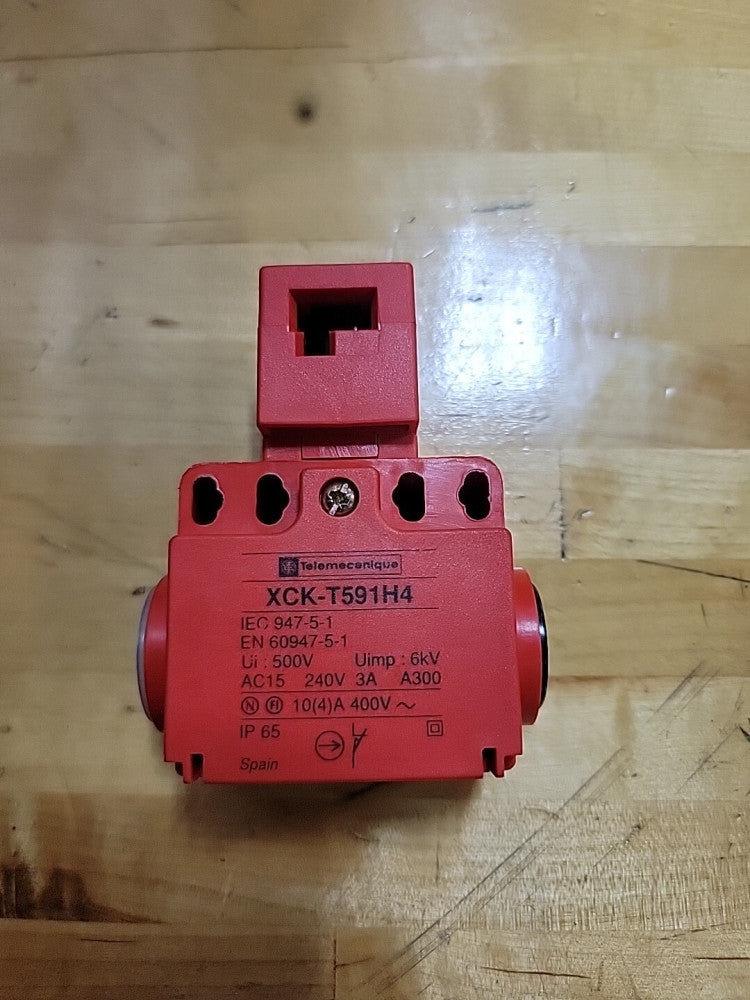 Telemecanique Limit Switch XCK T591H7 New Surplus