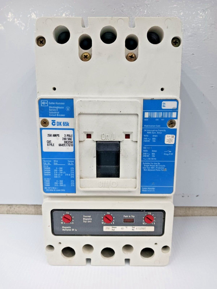 CUTLER HAMMER 250 AMP CIRCUIT BREAKER 3 POLE 240 VAC DK3250 W/ 250 AMP TRIP
