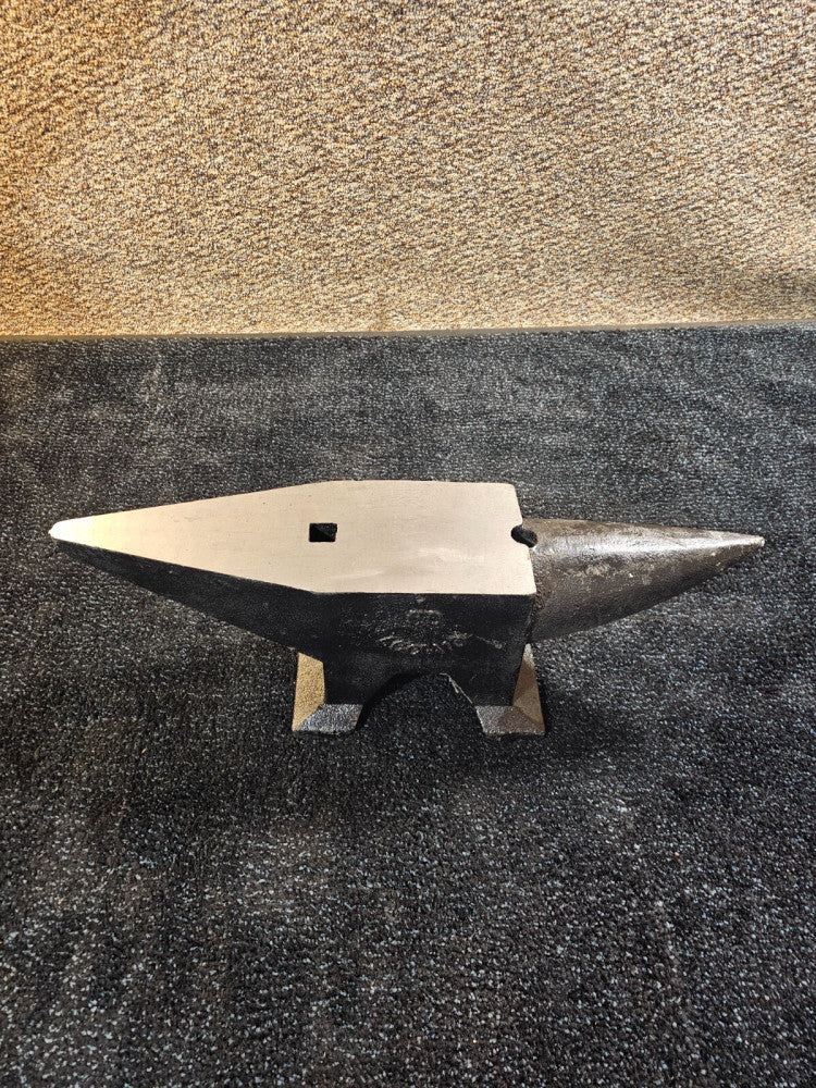 Cast Steel Black Horn Anvil 105 Lbs Forged Steel W/ Square Hole ACCIAIO