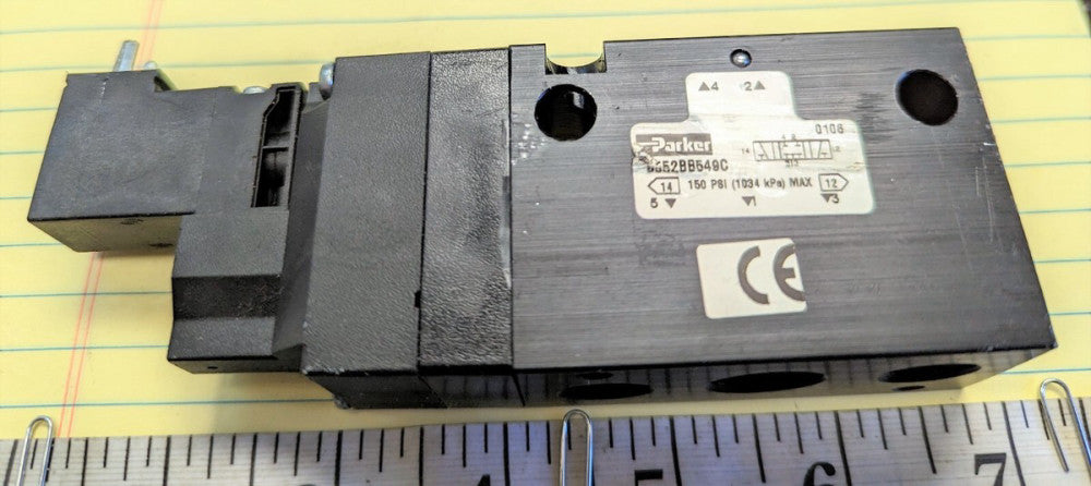 BB552BB549C Parker 3 Position Valve MISSING A SOLENOID [OF18]