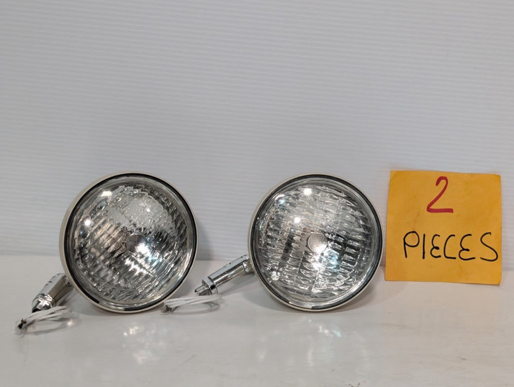 Lot of 2 Unbranded 4.5" Round Spotlight Lamp Heads, Swivel Mount, White, 2 Wire