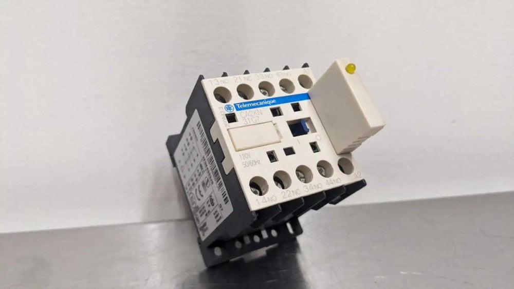 Telemecanique CA2KN31G7 Control Relay LA4KE1FC Suppressor Module