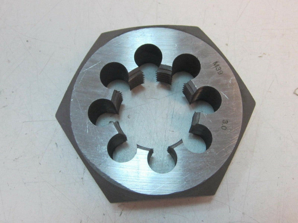 (79771911) Metric M39 X 3.0 Carbon Steel Hexagon Rethreading Die New