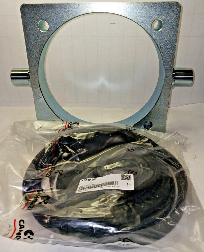 NEW CAMOZZI CENTRE TRUNNION 200MM BORE WITH GASKET F-200