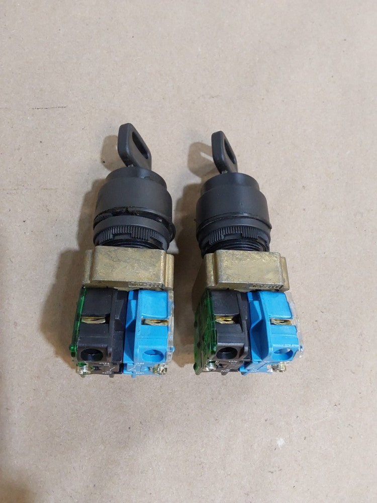 Allen Bradley 800E-2X10,2X01 Switch, With 800E-A2L &KEY SWITCH