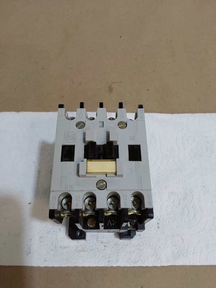 ALLEN BRADLEY 100-A18ND3 CONTACTOR SERIES C