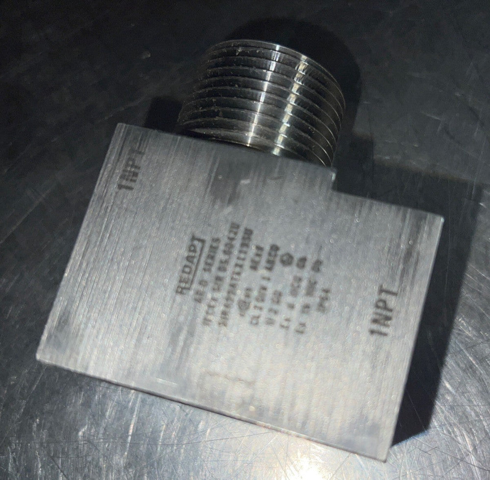 EATON REDAPT AR-D SERIES 90 DEGREE ADAPTER, 1”MNPT X 1” FNPT, NOS Surplus