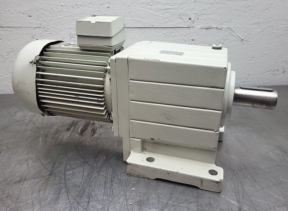 Lenze 10RL14-398H 2.2kw 3Ph Motor Inline Helical Gearbox GST07-2MVBR100-12