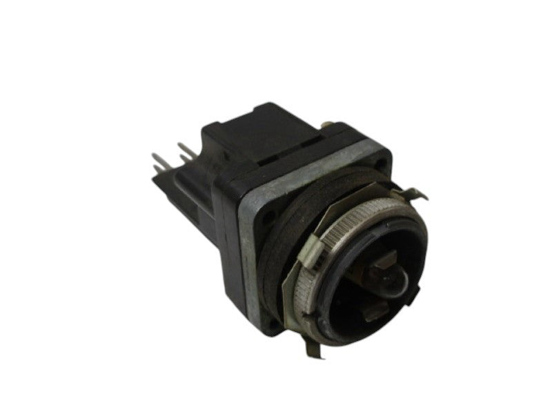 MICRO SWITCH 7946 PUSHBUTTON (AS PICTURED)  UNMP