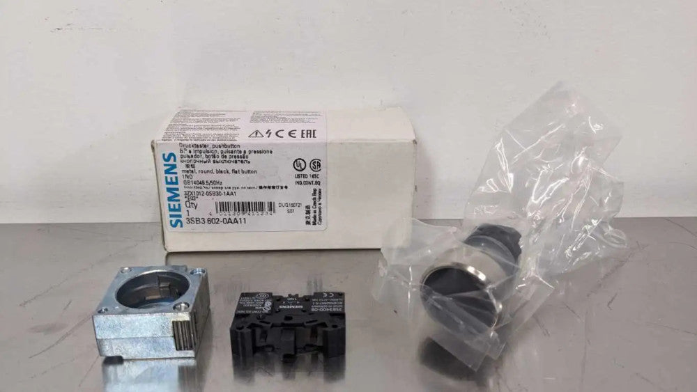 Siemens 3SB3 602-0AA11 Pushbutton 1NO Black Metal Round Flat Button