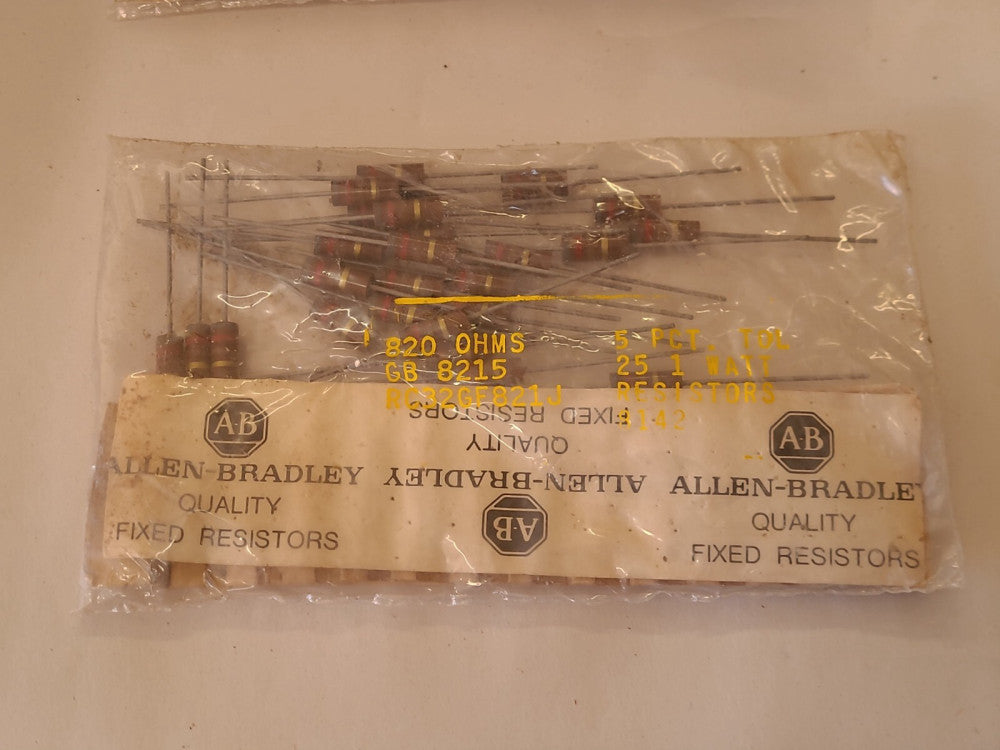 Allen Bradley RC32GF821J Resistors 820 Ohms 1 Watt Qty 25
