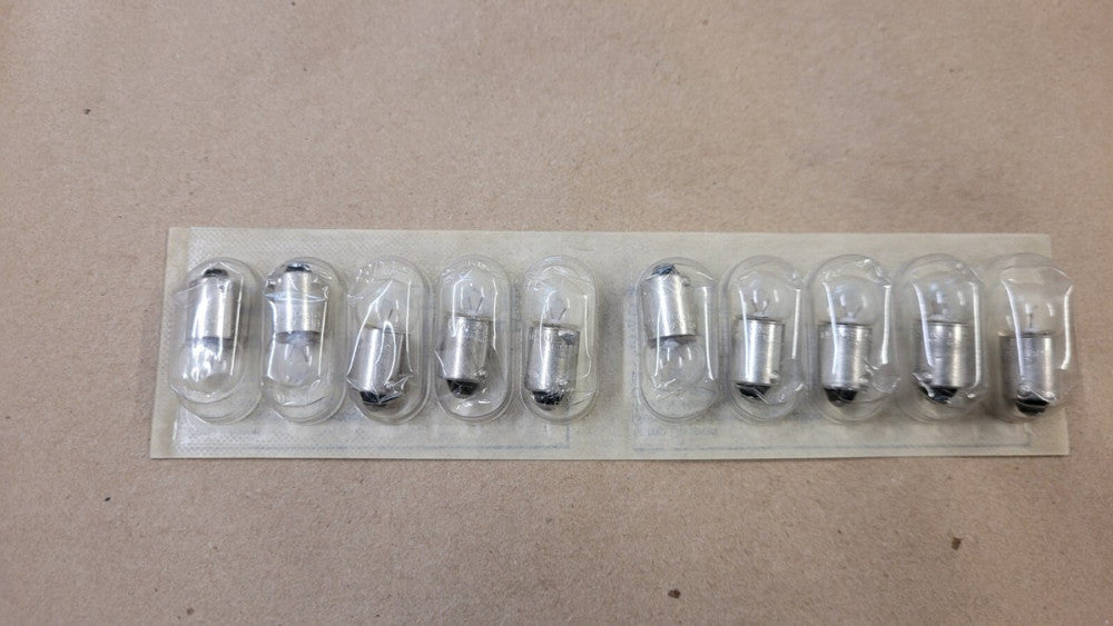 NOS Lot Of 10 General Instruments 5-CM130 CM130 Lamps / Light Bulbs 6-3V 15A...