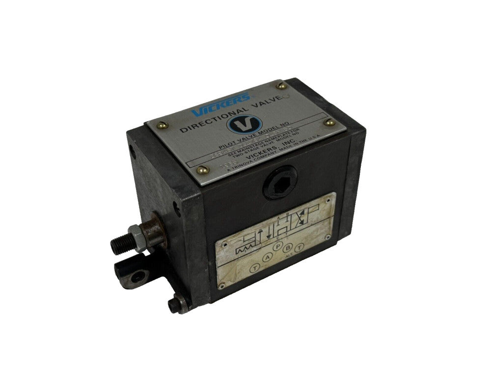 USED VICKERS DG17S4-018N-50 PILOT DIRECTIONAL VALVE W/O HANDLE 289467