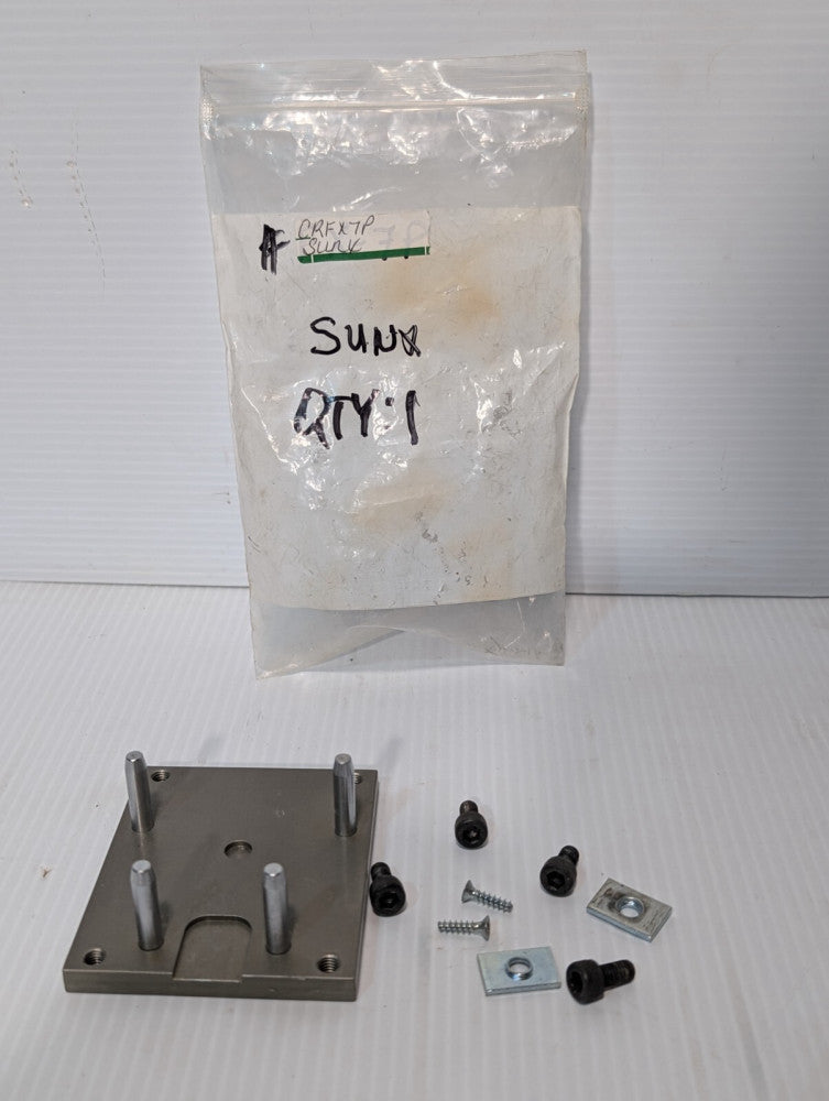 SUNX FX7P, CRFX7P mounting bracket w/hardware as shown + Returns