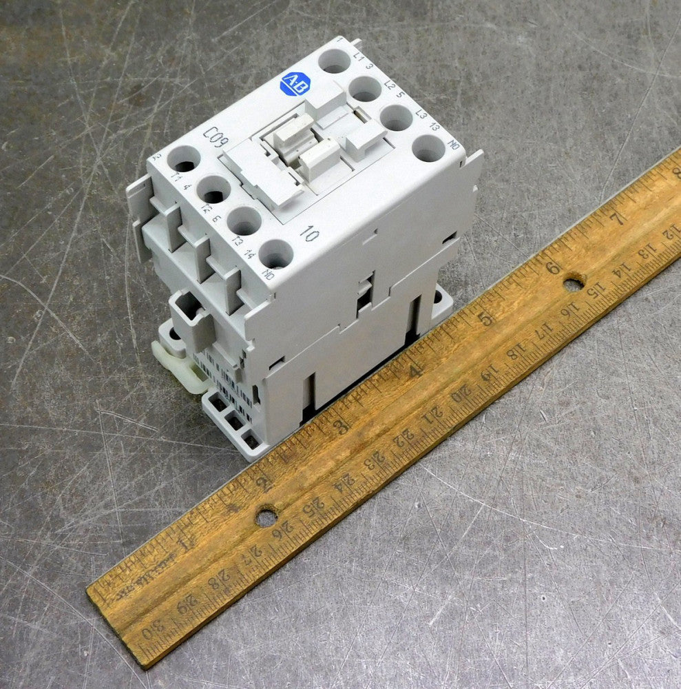 Allen Bradley 100-C09E*10 Series A Contactor 24V DC 690V AC 4kW 32A