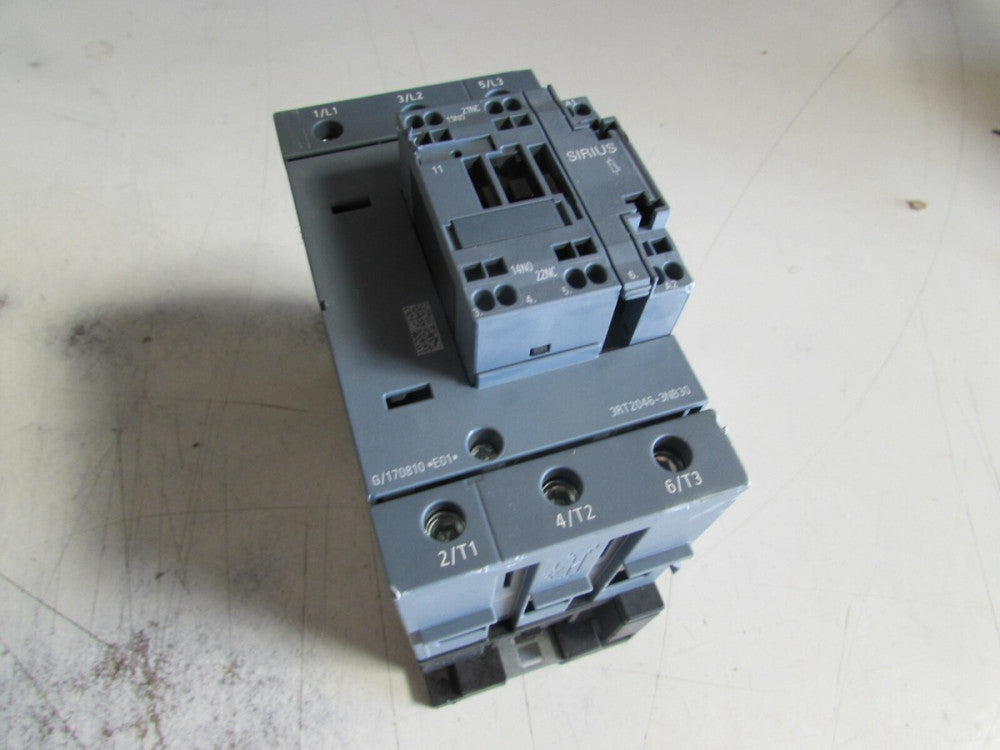 SIEMENS SIRIUS CONTACTOR 3RT2046-3NB30 XLNT USED TAKEOUT MAKE OFFER !!