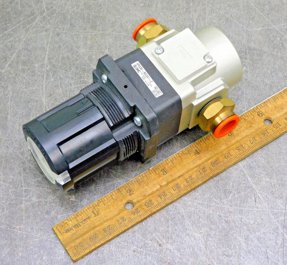 SMC ARG30-N03G1-Z Pneumatic Regulator 125 PSI 3/8" NPT