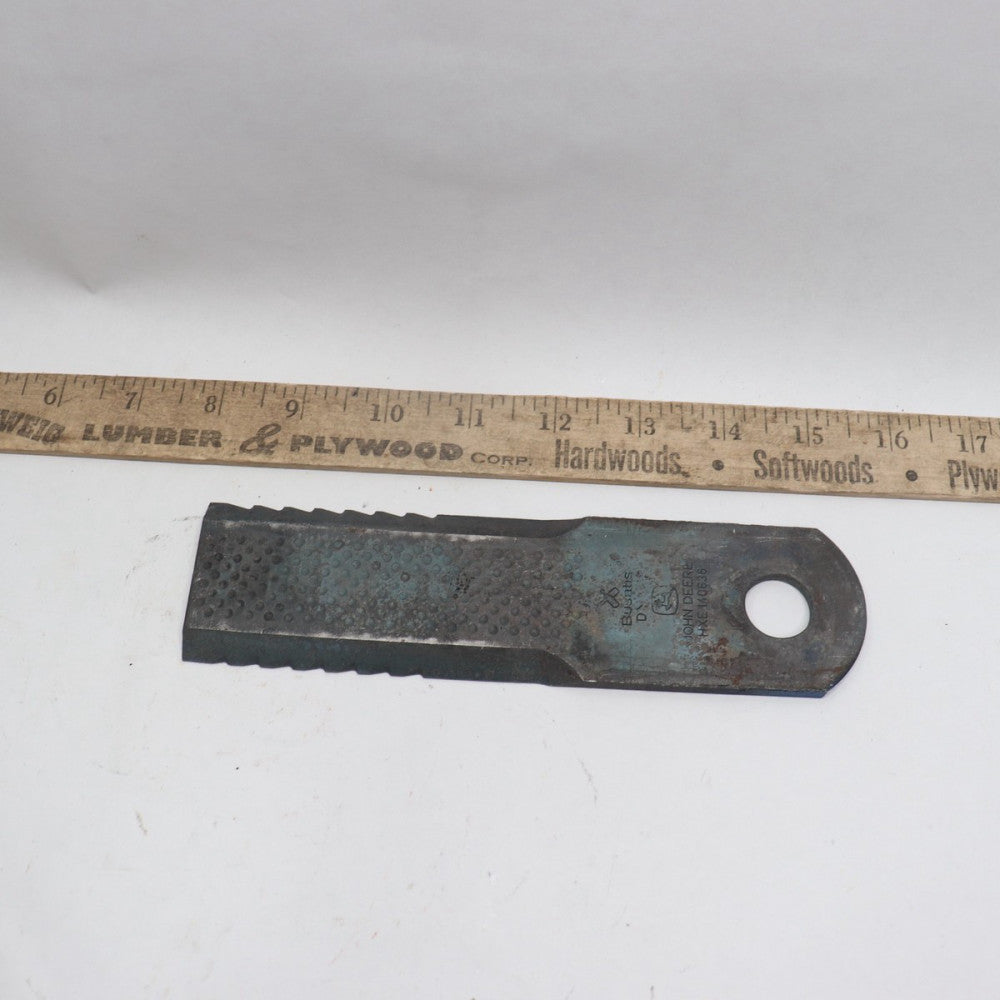 John Deere Chopper Knife With Blade 7-1/2" HXE140636