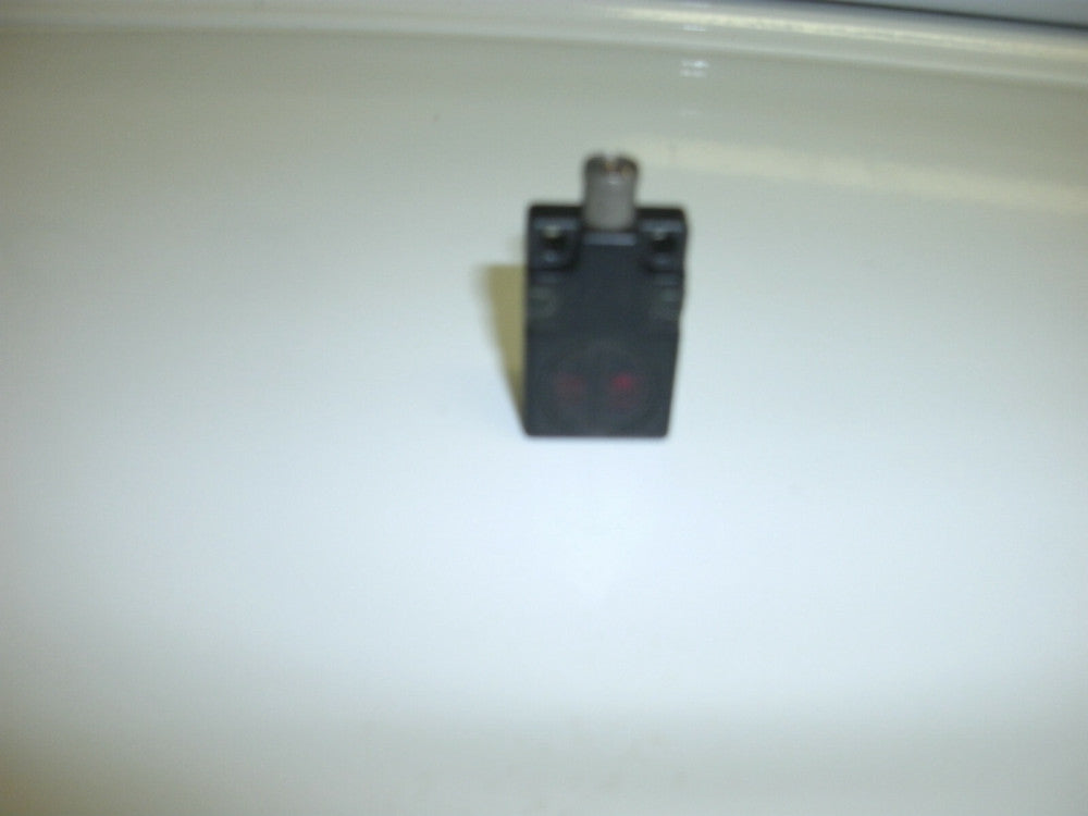 BANNER N05-Q08-AN7-V1131 DIFFUSE SENOR RANGE 2.5MM TO 61MM 10-30V DC NEW NO BOX
