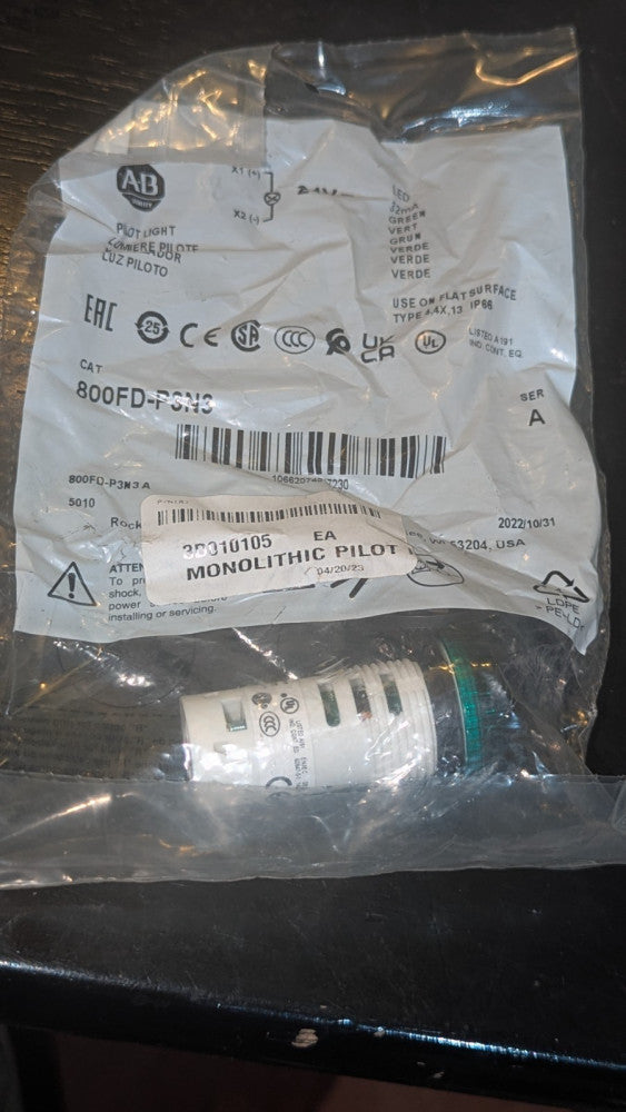 Allen Bradley 800FD-P3N3 Monolithic Green Pilot Light
