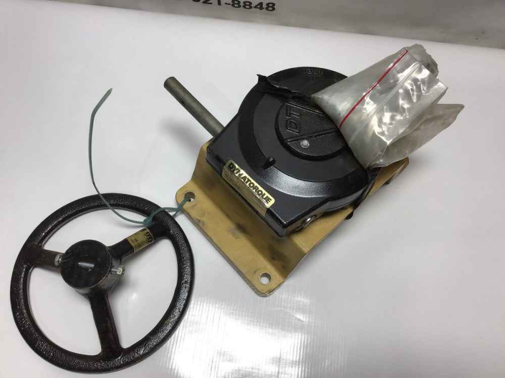 Dynatorque 7D-33-2361 Manual Gear Operator Valve Actuator Hand Wheel Shaft