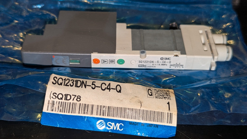 (1) SMC SQ1231DN-5-C4-Q Valve NOS
