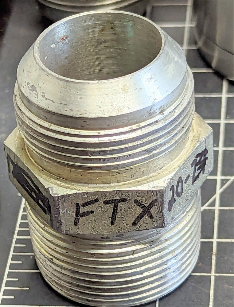Parker 20FTX-S 1 1/4 to 1 1/4 Triple-Lok 37° Straight Male Connector [A7B3]