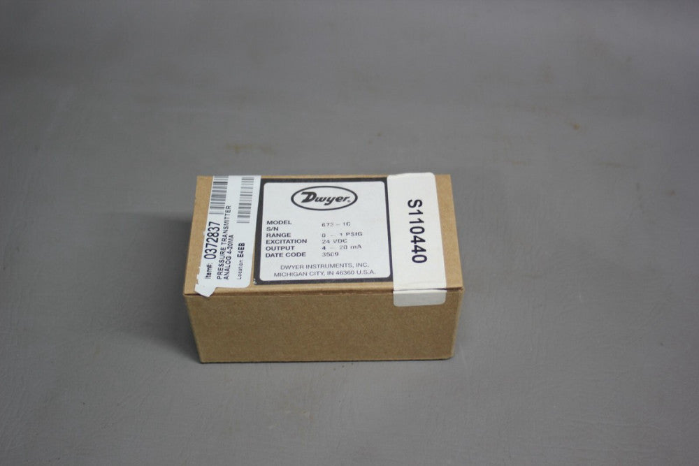 NEW DWYER PRESSURE TRANSMITTER 673-1C