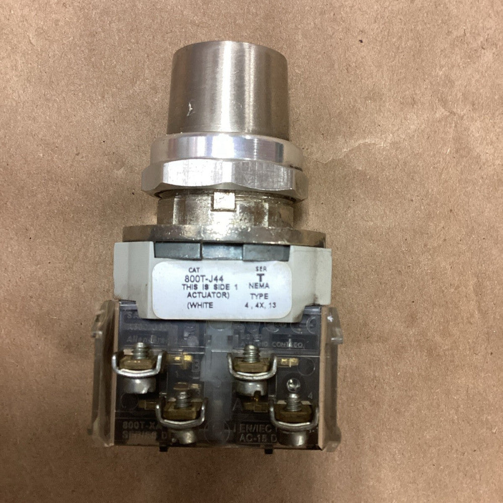 Allen-Bradley 800T-J44 Keyed Selector Switch, Series T No Key