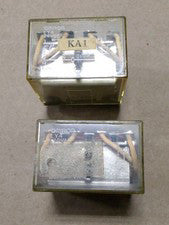 Omron LY4 10 Amp 110V Double-Pole Double Throw Relay 14-Blades F6