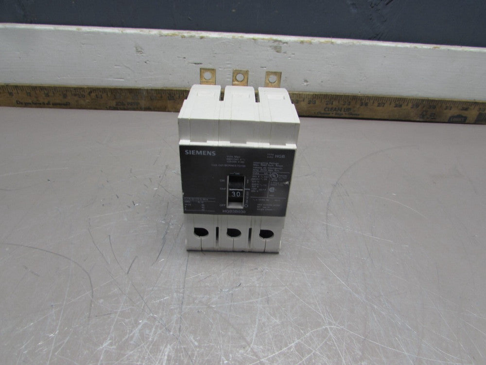 SIEMENS HGB3B030 ,CIRCUIT BREAKER,  3P-30 AMP /480V  GOOD TAKEOUT! MAKE OFFER!