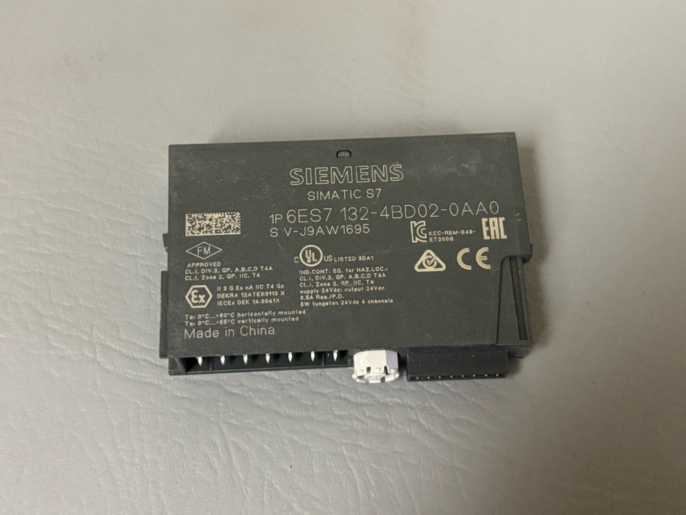 Siemens SIMATIC Digital Input Module  6ES7 132-4BD02-0AA0