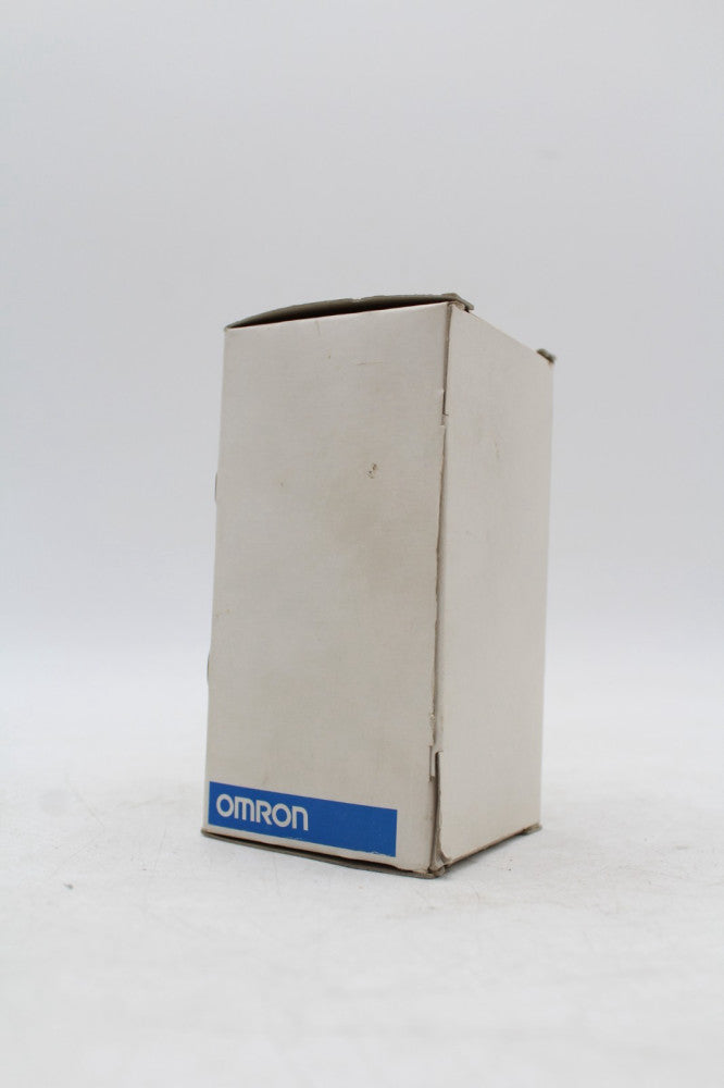 Omron E5C2-R20J Temperature Controller