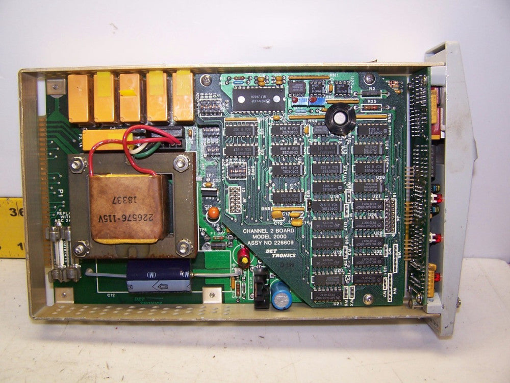 DET TRONICS 226600-001 MODEL 2000 GAS DETECTION MODULE 120 VAC 24 DC 