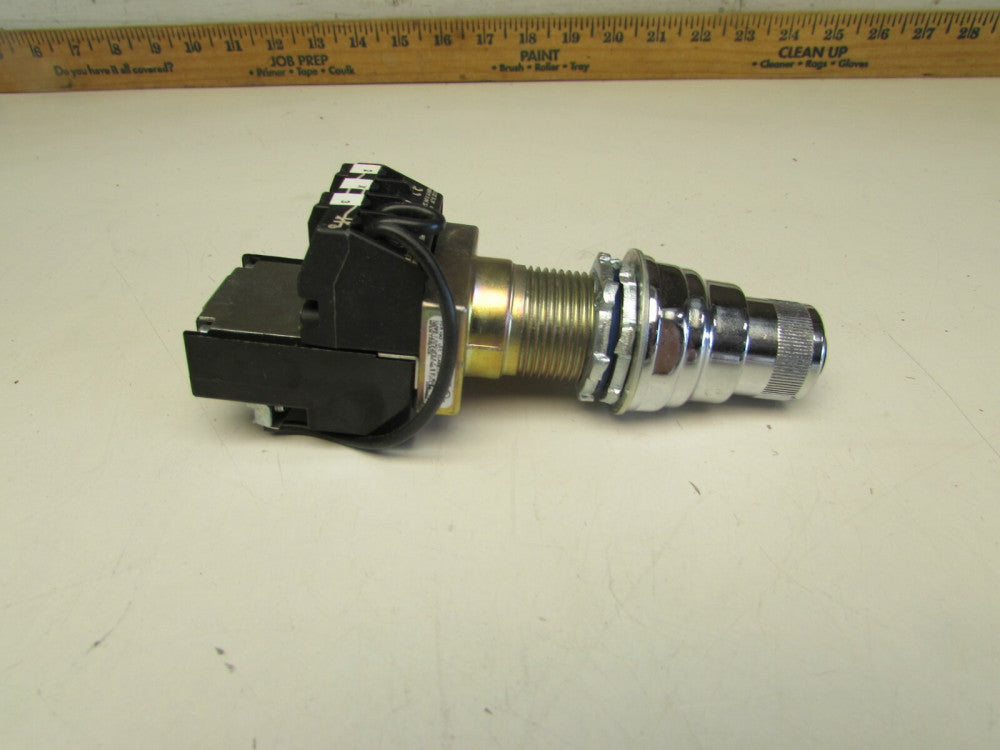 SIEMENS 51PE6G3A, HAZARDOUS LOCATION PUSHBUTTON, GREEN, 120V, N/NIB! MAKE OFFER!