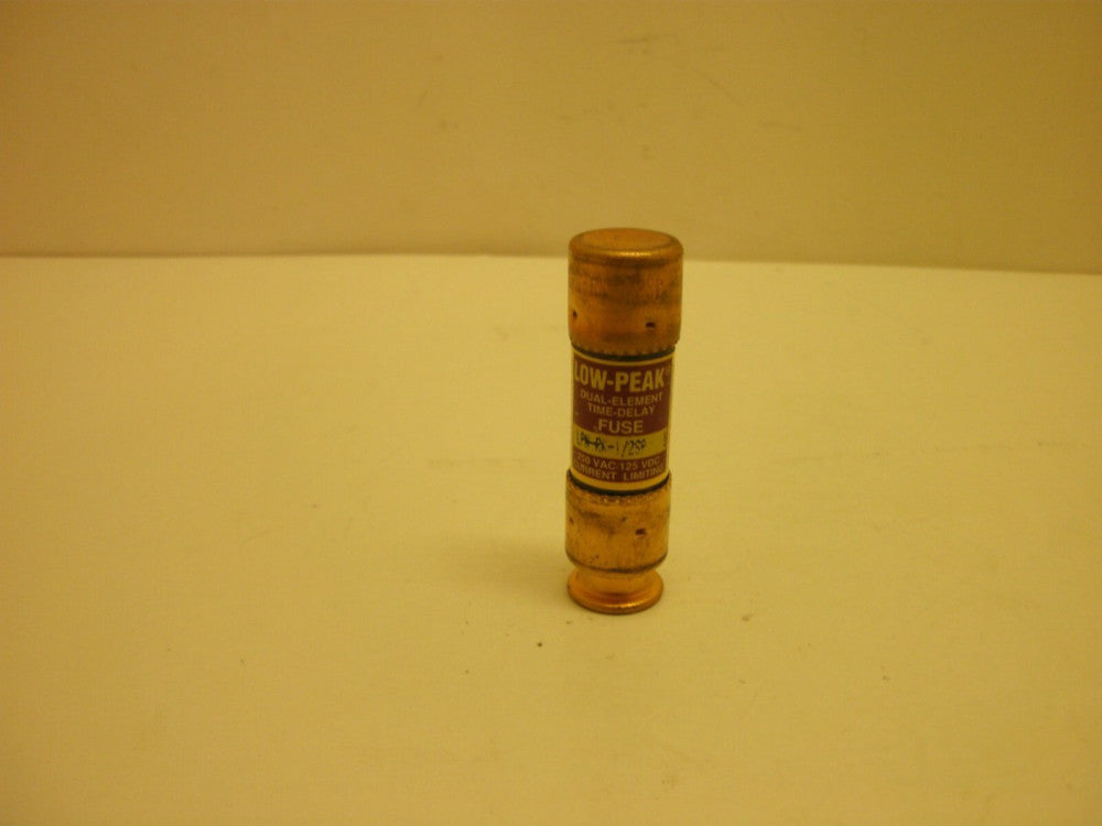 BUSSMANN LPN-RK-1/2SP FUSE LOW-PEAK DUAL-ELEMENT TIME-DELAY 250 VAC/125 VDC