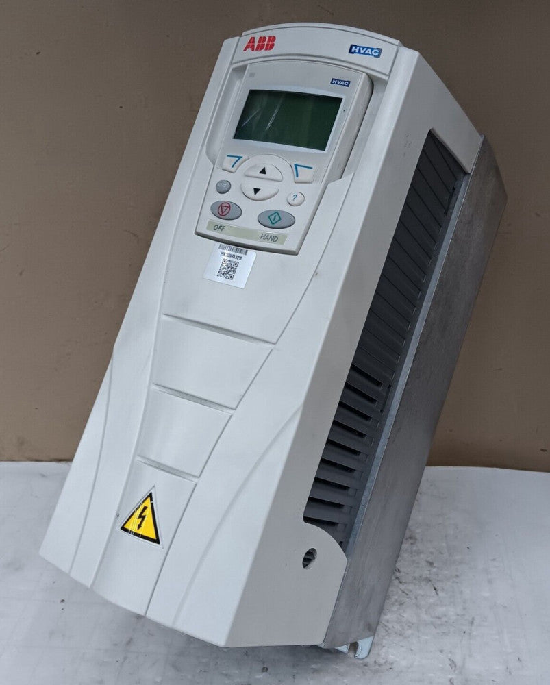 ABB ACH550-UH-012A-4 7.5 HP AC HVAC DRIVE 380-480 VAC 3-PHASE 11.9 AMP W/ KEYPAD