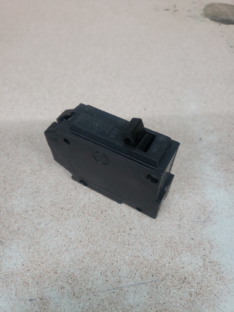 1) New! GE THQL1120 20 Amp 1 Pole 120/240V   Plug in Circuit Breaker *NNT