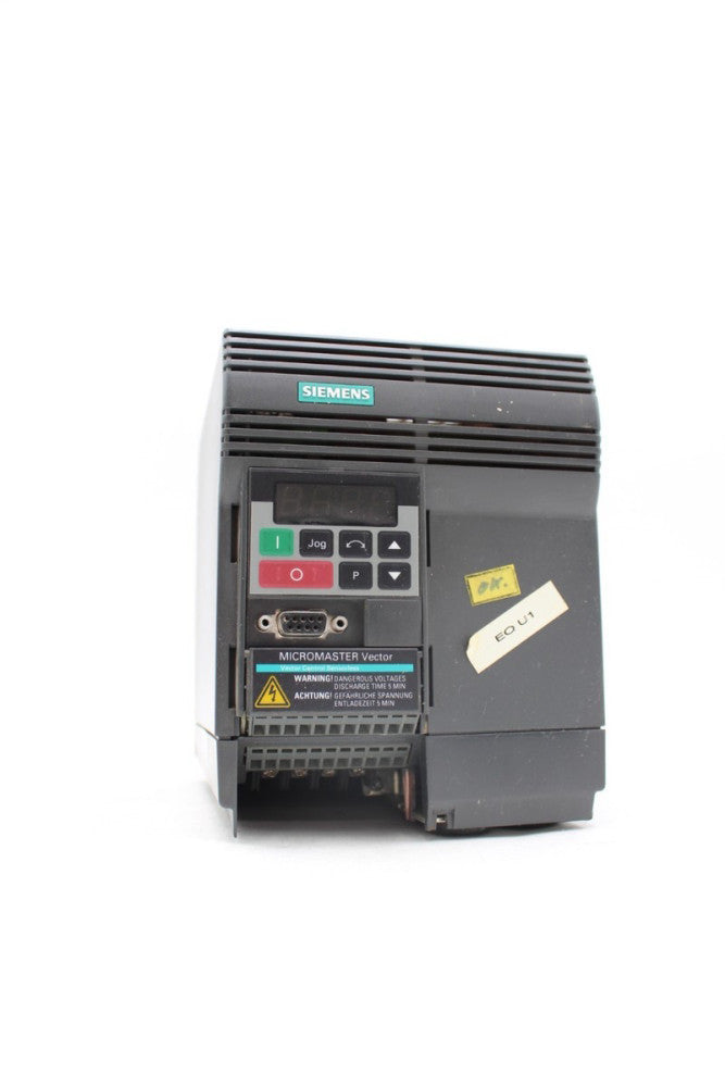 Siemens 6SE3215-8DB40 MicroMaster 3HP AC Drive *Read