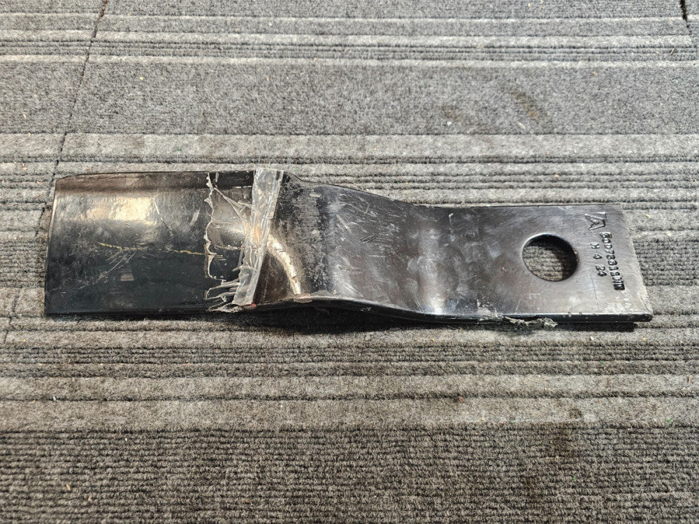Parallel Uplift Blade 50076611 for Bush Hog Rotary Cutter 18" OAL, 15.25 CCW