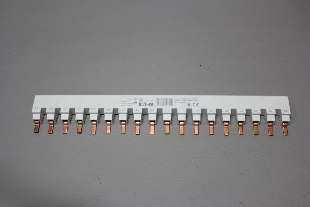 NEW EATON BUSBAR 104900 Z-SV/UL-16/3P-3TE/18