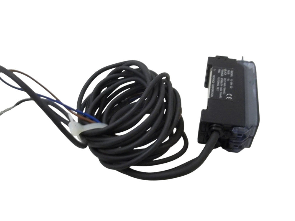 KEYENCE FS-T1 W/ FS-T2 FIBER OPTIC SENSOR AMPLIFIER UNMP