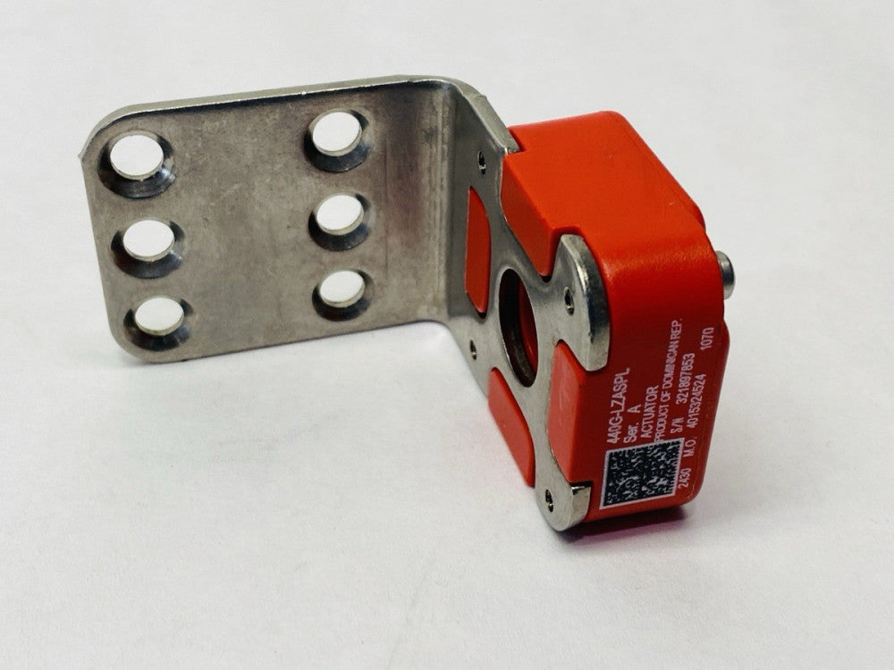 Allen Bradley 440G-LZASPL Ser A Safety Switch Actuator w/ Bracket