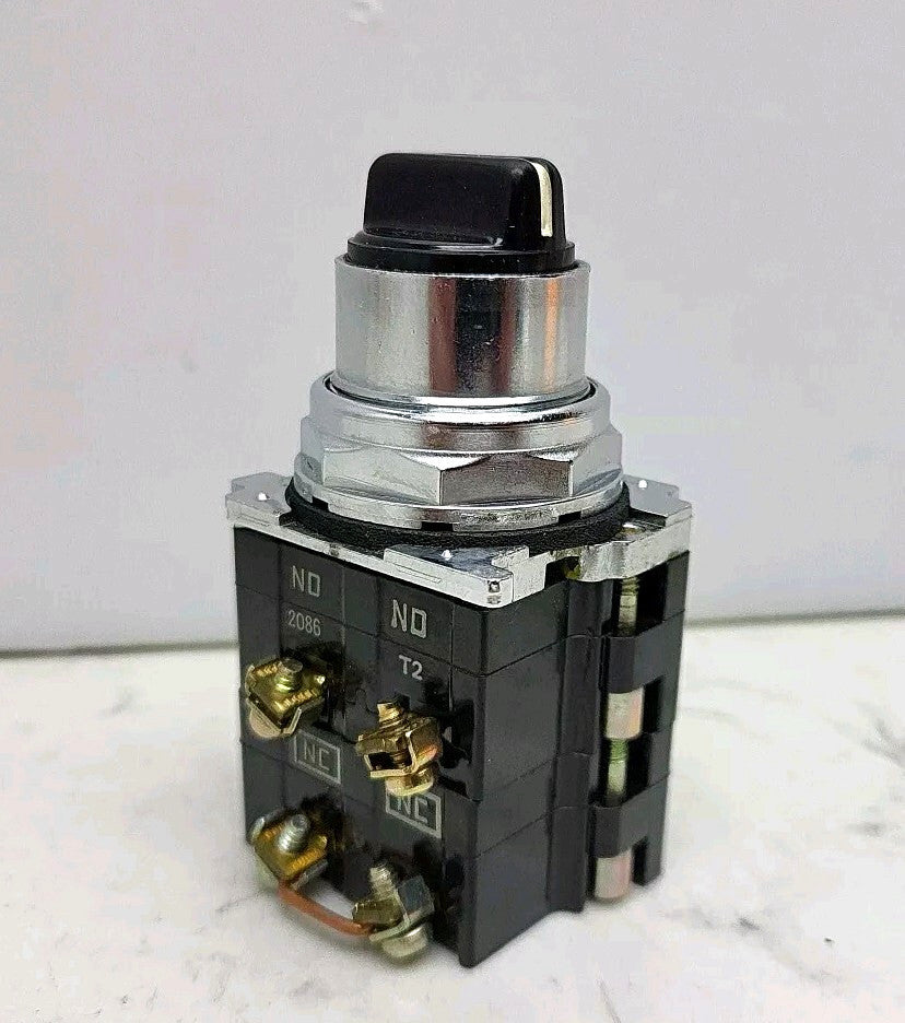 Cutler Hammer 10250T22KB Selector Switch with Contact 3 Position Used
