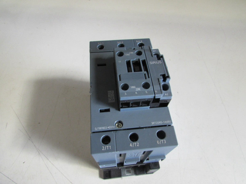 SIEMENS SIRIUS 3RT2045-1NB30 600V 20...33VDC 50-60HZ  CONTACTOR XLNT USED M/O!!